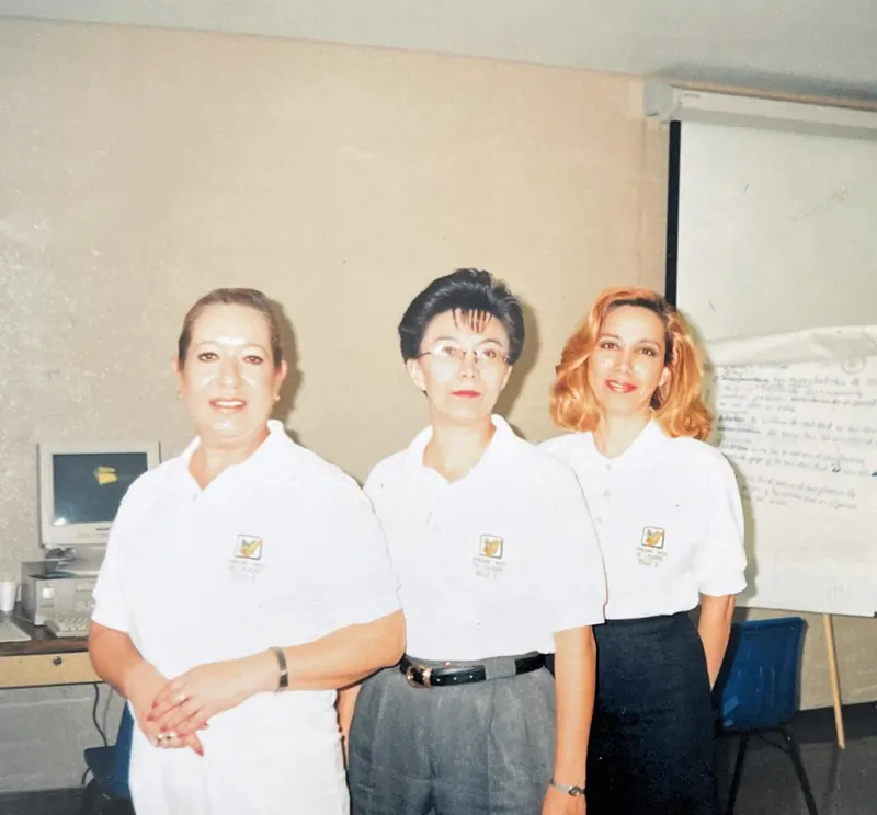 Patricia Moreno con dos colegas