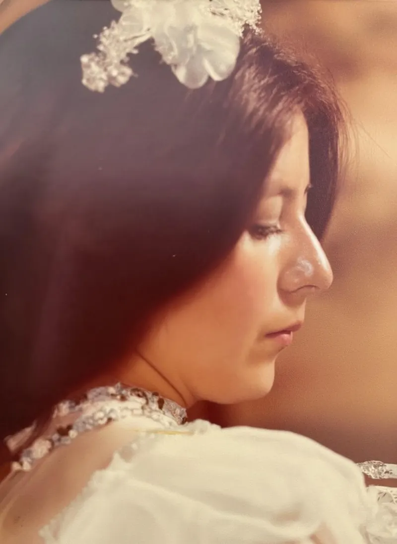 Retrato de perfil de Patricia Moreno a los 15 años